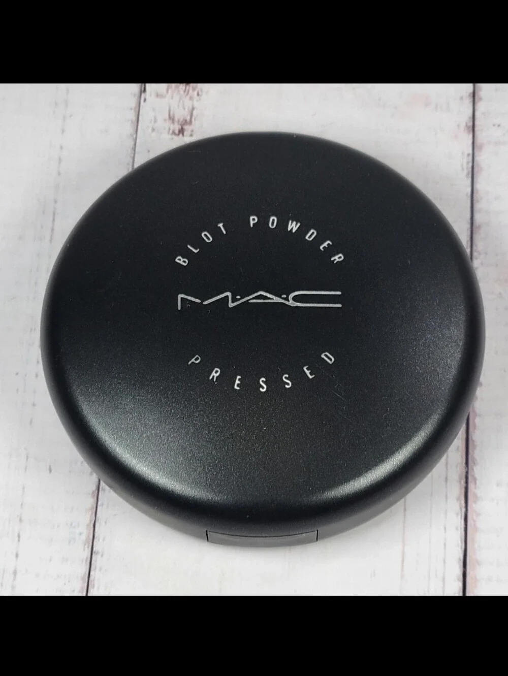 MAC Cosmetics Blot Pressed Powder in Medium BNWOB